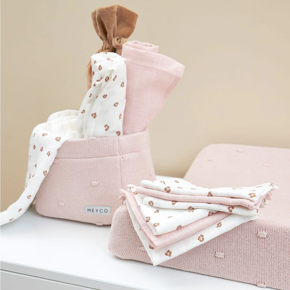 Starter Set 9-tlg. Mulltücher - Mini Panther - Soft Pink Starter Set 9-tlg. Mulltücher - Mini Panther - Soft Pink -Baby Artikel meyco starter set 9 tlg mulltucher mini panther soft pink 450354 d1