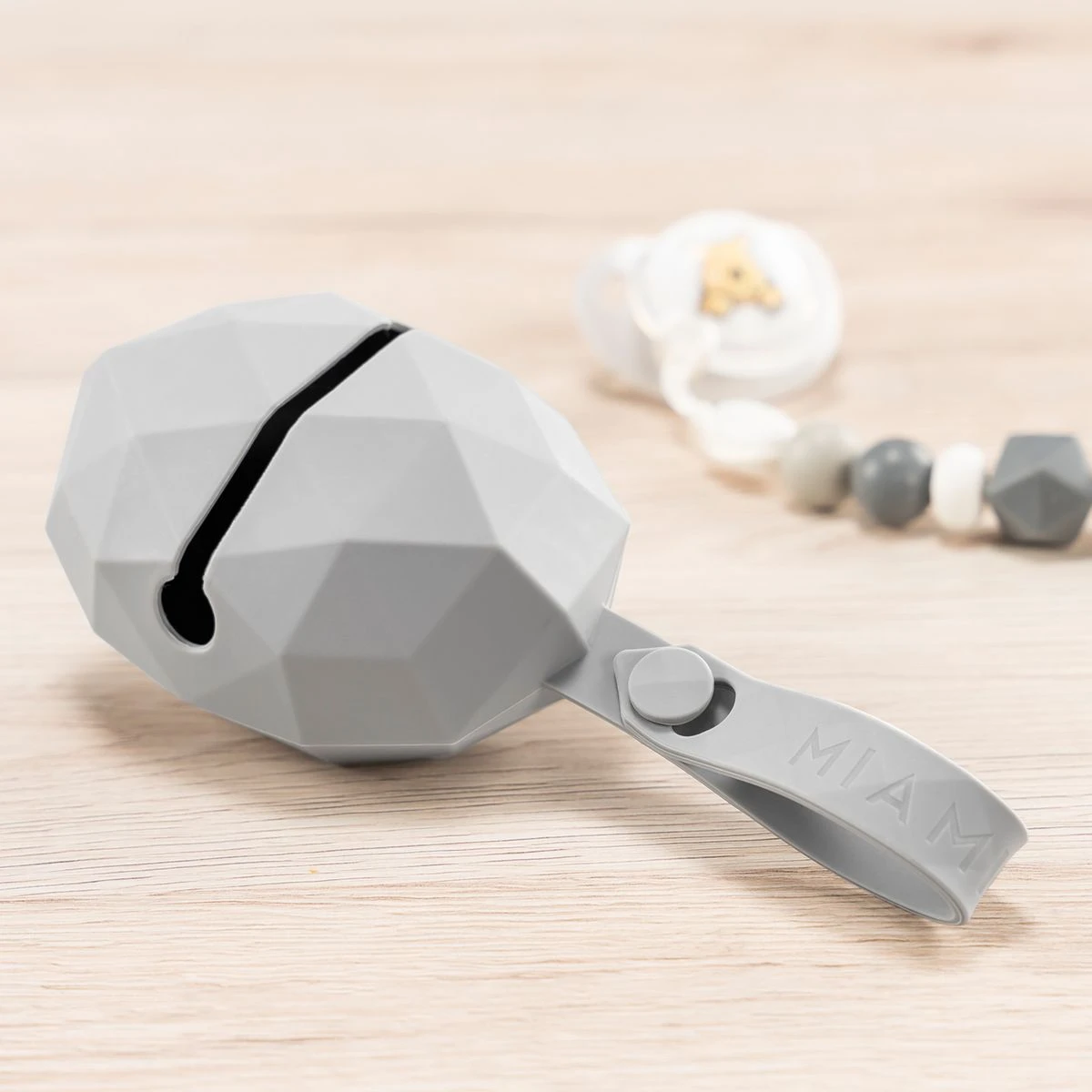 Silikon-Schnullerbox / Schnullerhalter 2er Pack - Diamant - Grau Hellgrau Silikon-Schnullerbox / Schnullerhalter 2er Pack - Diamant - Grau Hellgrau -Baby Artikel miamia silikon schnullerbox schnullerhalter 2er pack diamant grau hellgrau 51178 75494 d13