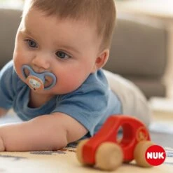 NUK Leucht-Schnuller 2er Pack Space Night - Silikon 0-6 M - Löwe / Nachthimmel -Baby Artikel nuk leucht schnuller 2er pack space night silikon 0 6 m lowe nachthimmel 10175329 d7